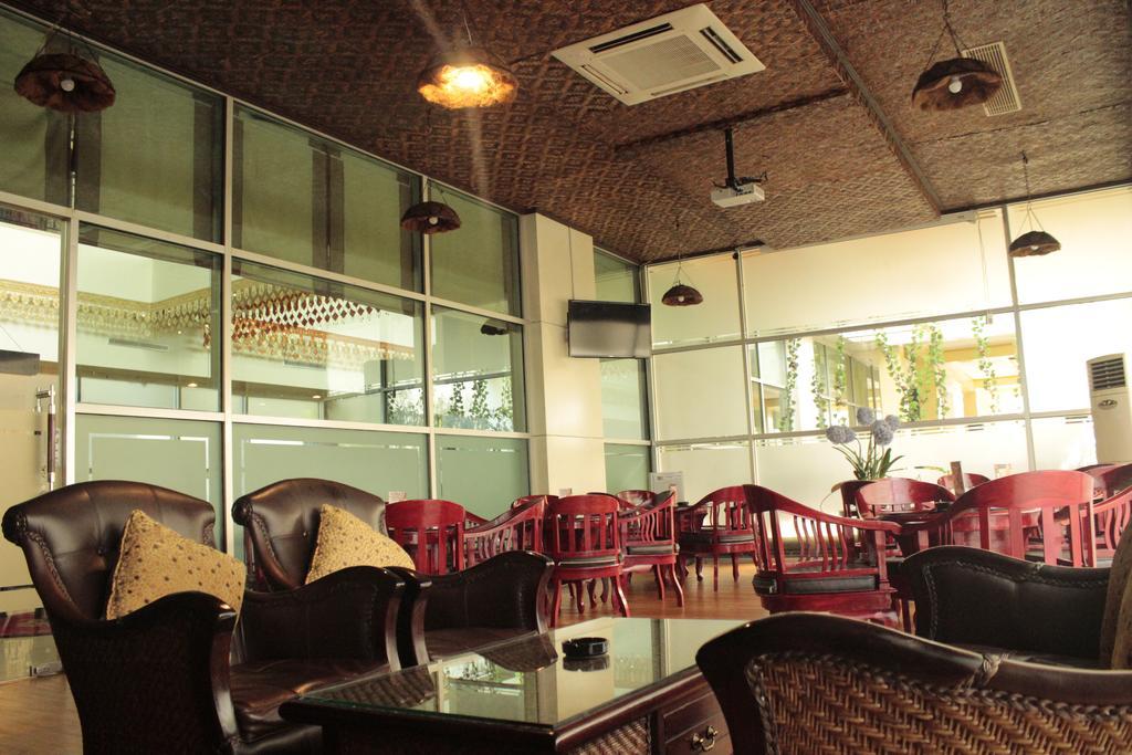 Horison Balairung Jakarta Exteriér fotografie